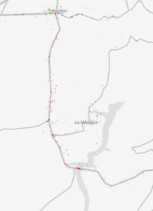 les points rouges le long de la départementale soulignent la dangerosité de cette route pour les cyclistes