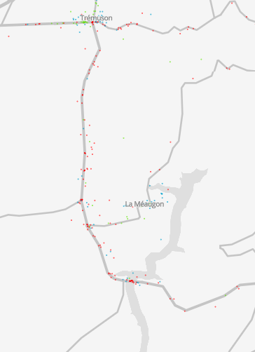 les points rouge sur la départementale soulignent la dangerosité de la route pour les cyclistes